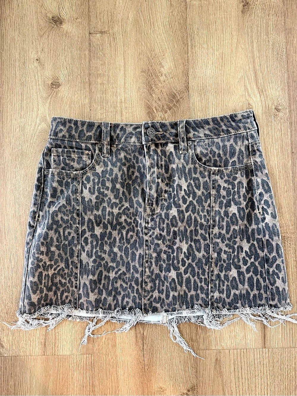 Hidden Leopard Print Frayed Jean Skirt in Black & Brown Size Medium